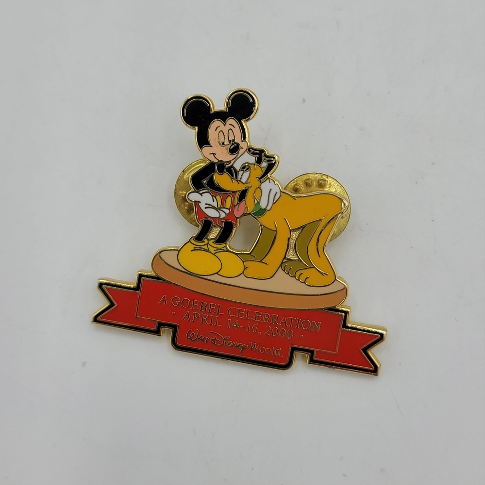Disney World 2000 Goebel Celebration Mickey Mouse Collector Trading Pin 1539